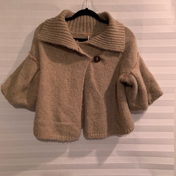 Sweater - Picture 1 of 3